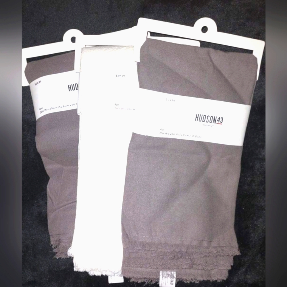 Hudson 43 Decorative Dinner Napkins